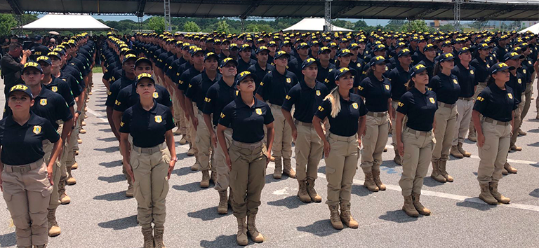 Ministro Anderson Torres participa da formatura de novos policiais rodoviários federais.png