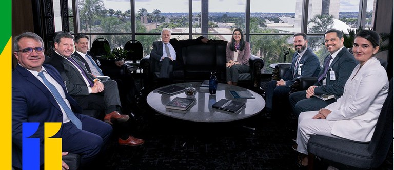 Ministro Ricardo Lewandowski recebe o vice-presidente Global de Políticas Públicas da Meta, Joel Kaplan