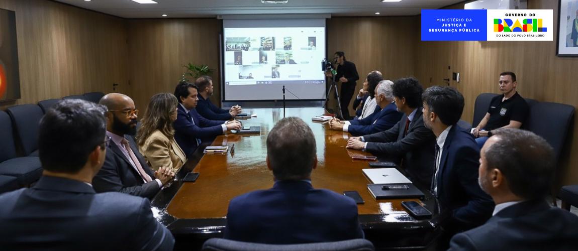 De volta da Reunião de Ministros do Interior e Segurança do Mercosul, ministro promove encontro ampliado para reportar acordos bilaterais, avançar na cooperação regional e avaliar o cenário do combate ao crime organizado no Brasil e na América do Sul