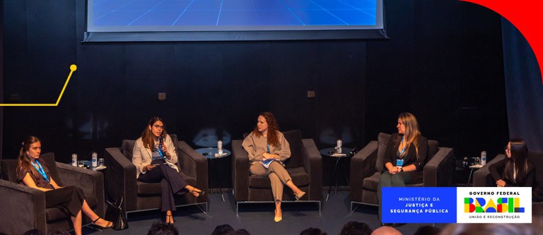 MJSP destaca papel das famílias, do Estado e das plataformas na promoção de uma internet segura para crianças e adolescentes