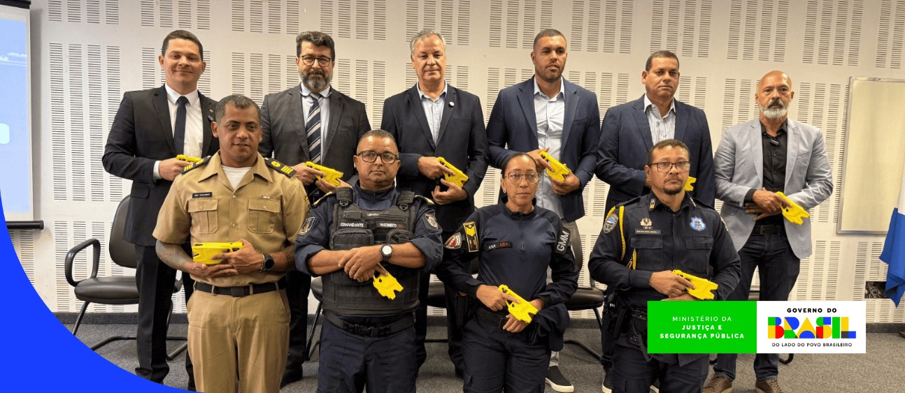 Entrega de equipamentos para a Guarda Municipal