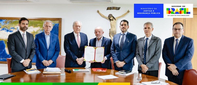 Presidente Lula assina Projeto de Lei Antifacção Criminosa