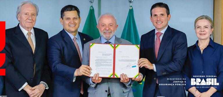 Presidente Lula entrega a PEC da Segurança Pública ao Congresso Nacional