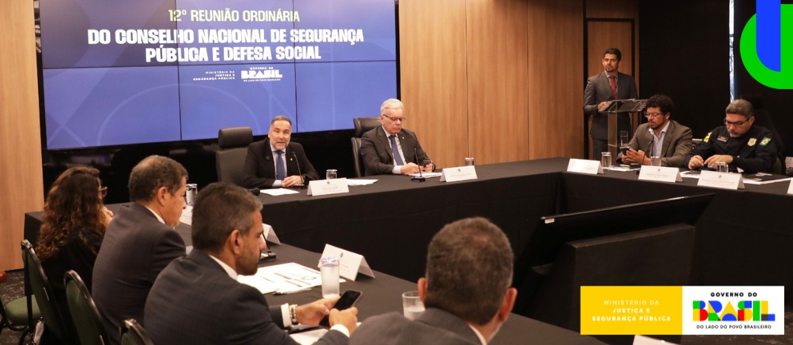 Durante dois dias, representantes do governo, da sociedade civil e especialistas da área debatem os desafios atuais e os avanços na construção de políticas públicas de segurança