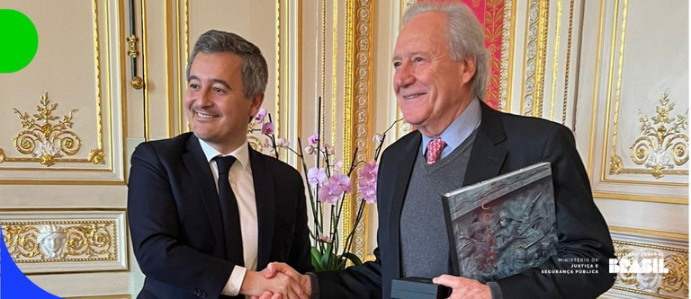 Ricardo Lewandowski discute combate a fake news com ministro da Justiça da França