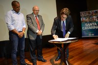 Santa Catarina terá Centro de Referência e Acolhida para Imigrantes e Refugiados 
