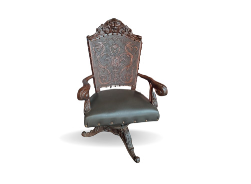 Cadeira oferecida ao Dr. Carlos Coimbra.Cadeira giratória ao gosto “Renascença”.