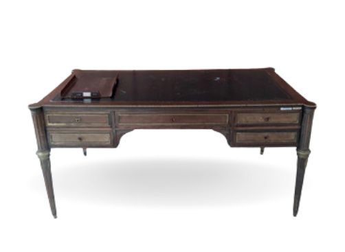 Escrivaninha em estilo Francês com influência de Luis XVI