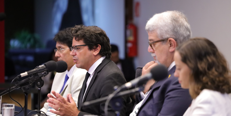 Brasil lança iniciativa para estruturar 100 ações climáticas de alto impacto nos municípios