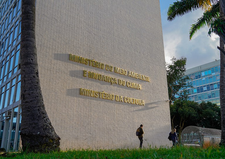 FOTO MMA FACHADA.jpg