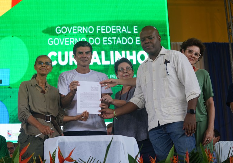 Marina Silva, Helder Barbalho, Tereza Campello, Silvio Almeida e Lilian Rahal anunciam políticas de acesso à água e promoção da agricultura familiar. Foto: MMA