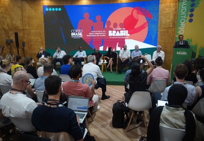  COP30: No Pavilhão Brasil, países discutem caminhos para realizar transição para longe dos combustíveis fósseis.jpg