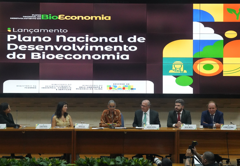 Com aporte inicial de R$ 350 milhões do Fundo Amazônia, PNDBio define diretrizes para impulsionar transição econômica com foco em agricultura, saúde, energia, tecnologia e serviços, a partir da megabiodiversidade brasileira