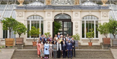 Foto de família dos participantes do Diálogo Europeu do Balanço Ético Global, em Londres.jpeg