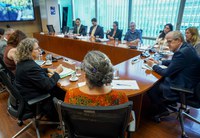 Ministro em exercício recebe secretária-executiva da CMS, Amy Fraenkel