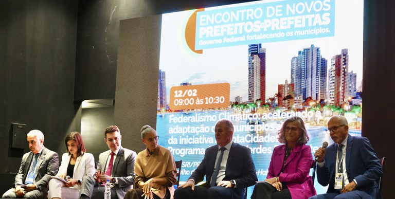 lancamento-adaptacidades-encontro-de-novos-prefeitos-e-prefeitas.jpg