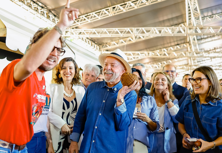 Lula Feira .png