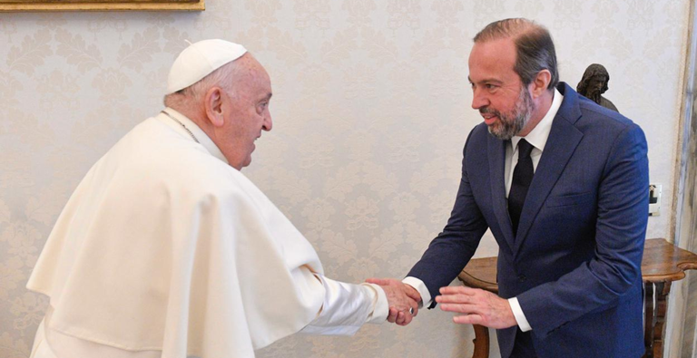 MINISTRO E PAPA - Vatican Media.png