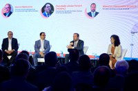 “Estamos em fase de conclusão do decreto de renovação das concessões de distribuição”, disse Alexandre Silveira em Fórum do setor elétrico