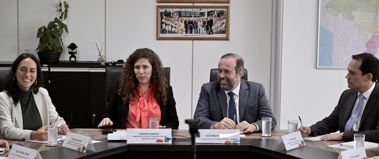 Reunião com a Ministra da Gestão e da Inovação em Serviços Públicos Esther Dweck - Ricarod Botelho.png