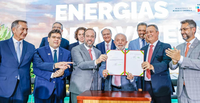 No Planalto, Lula e Alexandre Silveira assinam MP que garantirá investimentos em energias renováveis