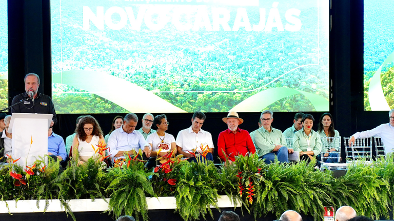 Ao lado do presidente Lula, Alexandre Silveira participa do anúncio de R$ 70 bilhões de investimentos em mineração responsável no Pará