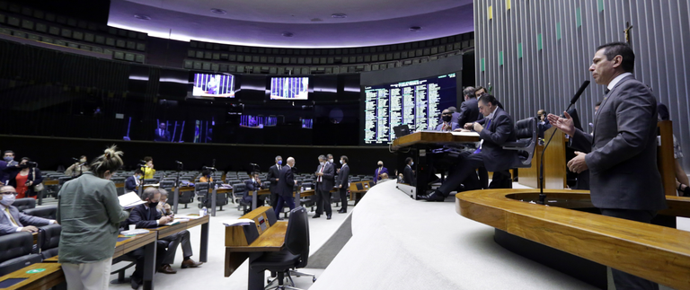 Aprovado na Câmara projeto que cria marco legal para geração distribuída