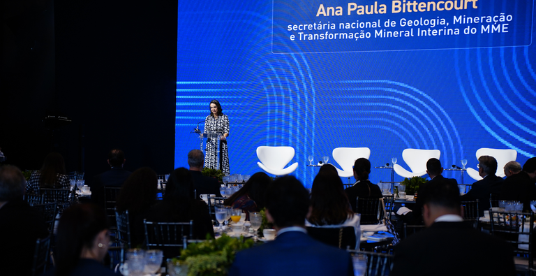 Brasil tem potencial para liderar o fornecimento de minerais e soluções tecnológicas para transição energética, reforça o MME