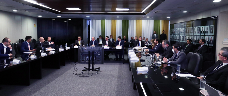 CNPE aprova resoluções sobre governança do Programa Nacional do Hidrogênio e exploração de petróleo