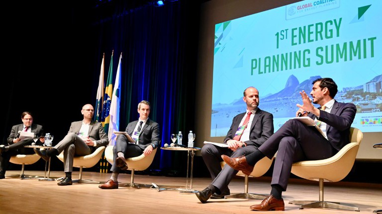 Liderando coalizão internacional, MME defende a importância de fortalecer a governança do setor energético