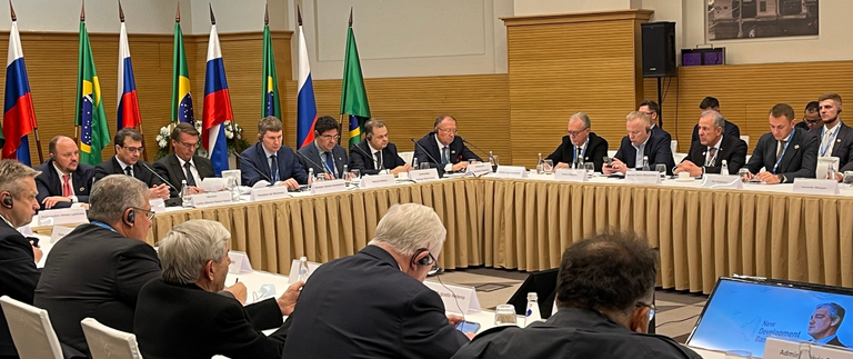 Ministro Bento Albuquerque participa da visita presidencial à Federação da Rússia