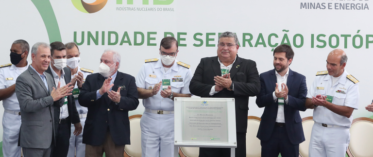 Ministro de Minas e Energia inaugura cascata de enriquecimento de urânio na INB