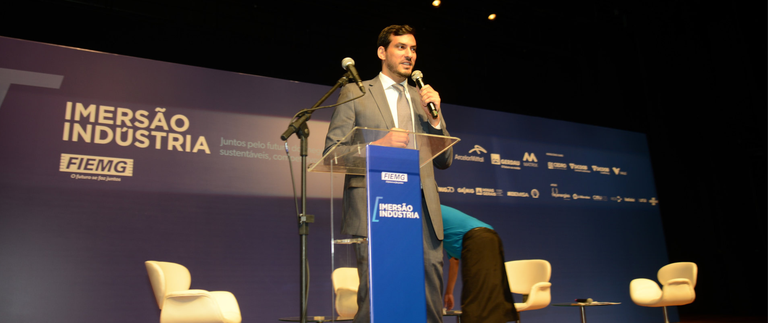 Thiago Barral na FIEMIG - Sebastião Jacinto Junior.png
