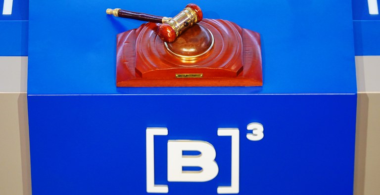 MME atualiza datas dos próximos leilões de transmissão