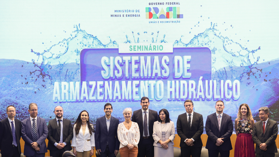 Participantes do Seminário de Sistemas de Armazenamento Hidráulico