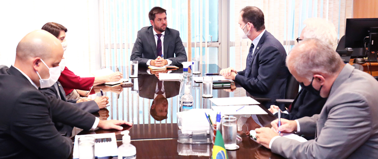 MME recebe comitiva da Embaixada da Austrália para dialogar sobre o setor mineral