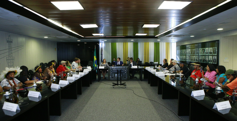 MME recebe lideranças indígenas para ouvir demandas de energia e mineração