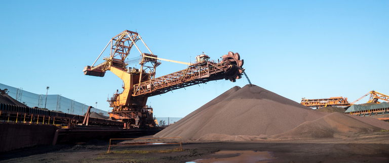 Empilhadeira no Complexo de Tubarão, no Espírito Santo.