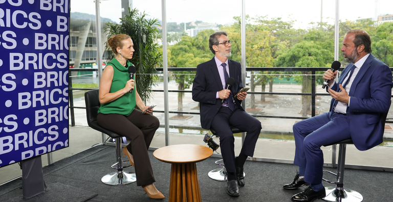 No BRICS, Silveira ressalta liderança brasileira na transição energética e reforça cobrança de financiamento pelos países industrializados