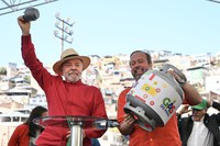 Presidente Lula lança programa Gás do Povo, que garante botijão gratuito para 15,5 milhões de famílias brasileiras