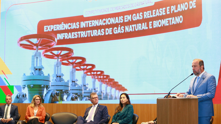 MinistroAlexandreSilveira_eventoGasRelease_Tauan Alencar.png
