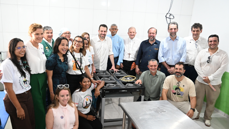 Silveira participa da inauguração de Cozinha Comunitária Sustentável em Belém .