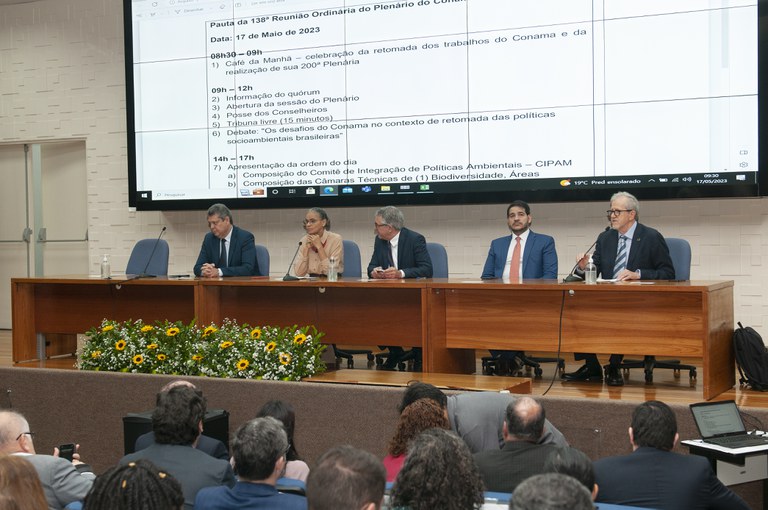 Mesa de abertura da 138ª reunião ordinária e 200ª plenária do CONAMA