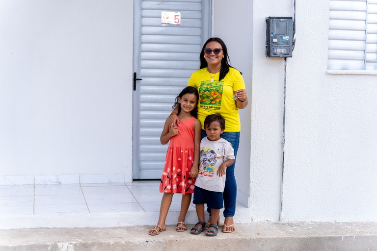 Ministro André de Paula participa da entrega de moradias para pescadores e pescadoras artesanais de Alagoas