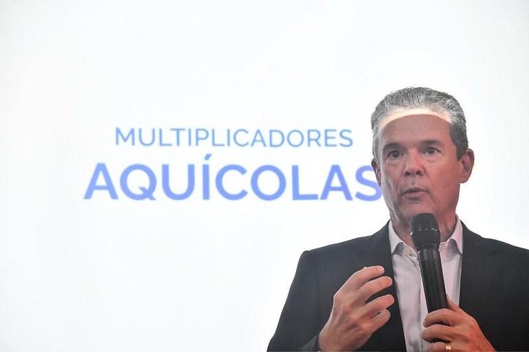Ministro André de Paula participa de aula presencial do curso Multiplicadores Aquícolas em Recife