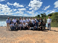 Ministro da Pesca e Aquicultura apresenta tilapicultura brasileira a autoridades paraguaias
