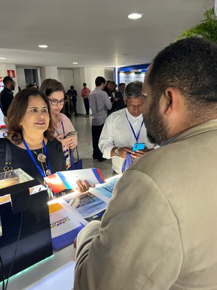 cerca de 200 representantes de municípios mineiros foram atendidos