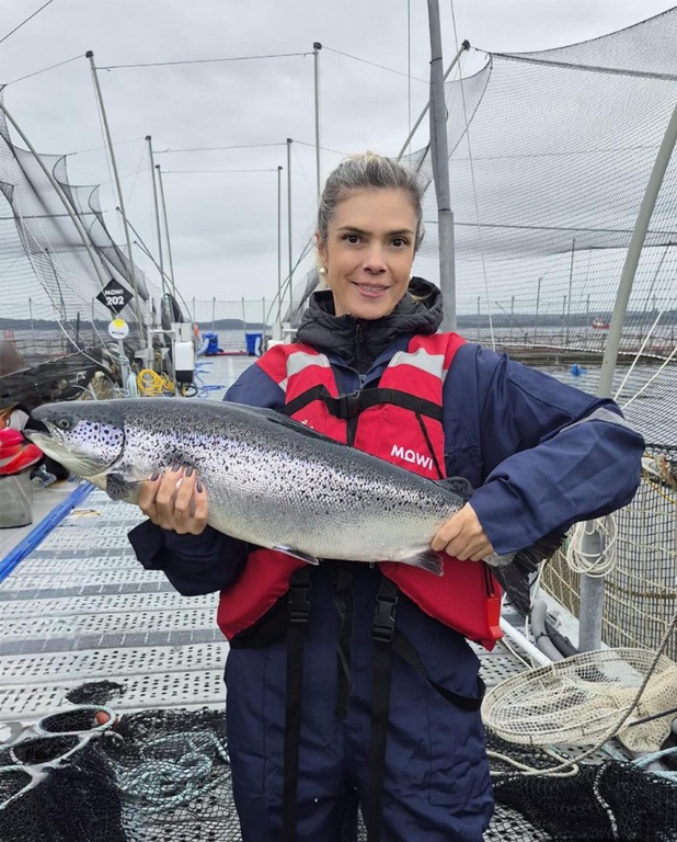  Presença do MPA visibilizou a aquicultura brasileira, destacando a geração de negócios e a inovação  O Ministério da Pesca e Aquicultura (MPA) participou da feira de aquicultura AquaSur, entre os dias 24 e 26 de março, em Puerto Montt, no Chile, e ampliou a visibilidade da aquicultura brasileira, destacando a geração de negócios e a inovação, com foco na expansão da competitividade e na abertura de mercados para o Brasil.   Representando o MPA, estiveram presentes a diretora de Desenvolvimento e Inovação da Secretaria Nacional de Aquicultura (SNA), Luciene Mignani, e o diretor José Luiz Vargas, do Departamento da Indústria do Pescado da Secretaria Nacional de Pesca Industrial MPA fortalece presença internacional e amplia oportunidades para a aquicultura brasileira na AquaSur