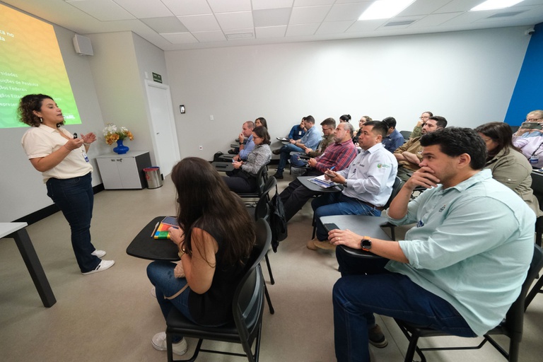 MPA, Itaipu e C. Vale apresentam piscicultura brasileira ao Ministério do Meio Ambiente e Sustentabilidade do Paraguai 