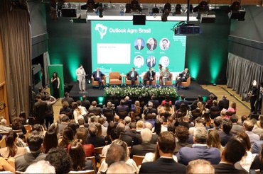 Debate no Outlook Agro Brasil apresenta perspectivas para a safra 2026/27